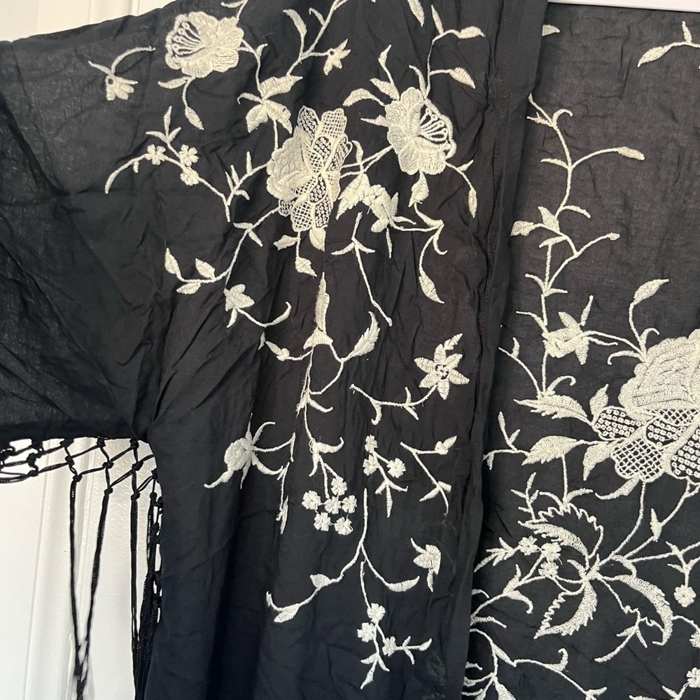 Abercrombie and Fitch kimono - Picture 3 of 4